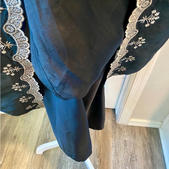 Ann Taylor Black Silk Metallic Gold Lace Scalloped Trim A-Line Dress Size 2 - Picture 7 of 13